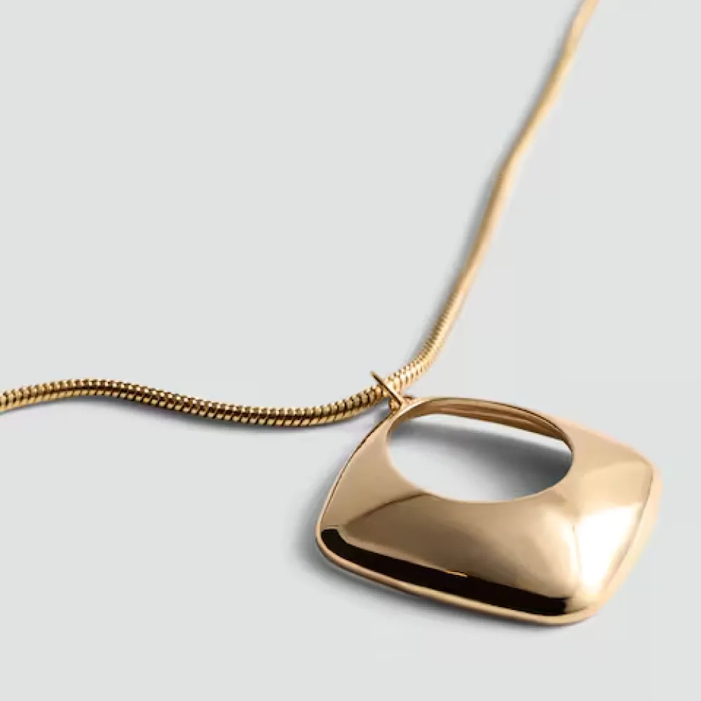 Gold Pendant Necklace
