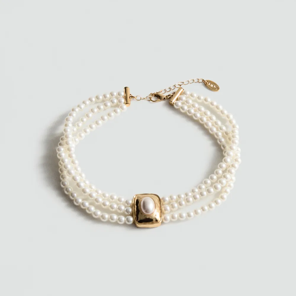 Leonor Pearl Choker Necklace